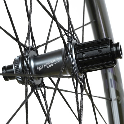 Farsports Gravel X3 – 30 mm Carbon Gravel Wheelset, Tubeless-Ready with Berd or CX-Ray Spokes