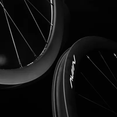 Roues carbone Avian CR3 Aquila pour vélo de route