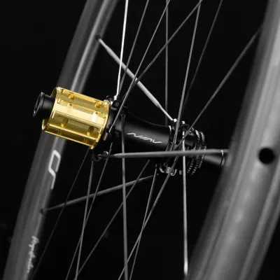Avian CR5 Lark : roues carbone route légères