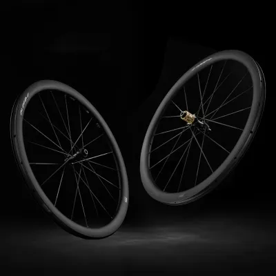 Avian CR5 Lark : roues carbone route légères