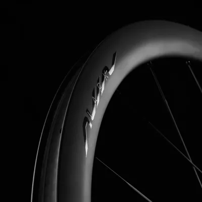 Avian CR5 Lark : roues carbone route légères